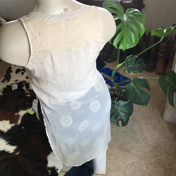 Embroidered Tunic - Picture 3 of 6